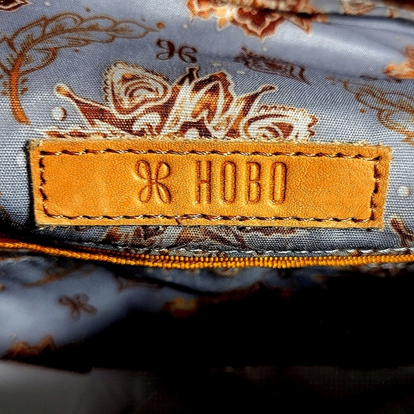 HOBO 'River' Black Pebbled Leather Convertible Purse/Backpack - Picture 3 of 10